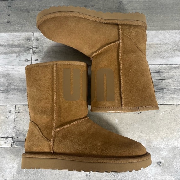 UGG Women's Classic Short Rubber Logo Cold-Weather Boots - Chestnut - Sz-6 .US - Picture 8 of 14